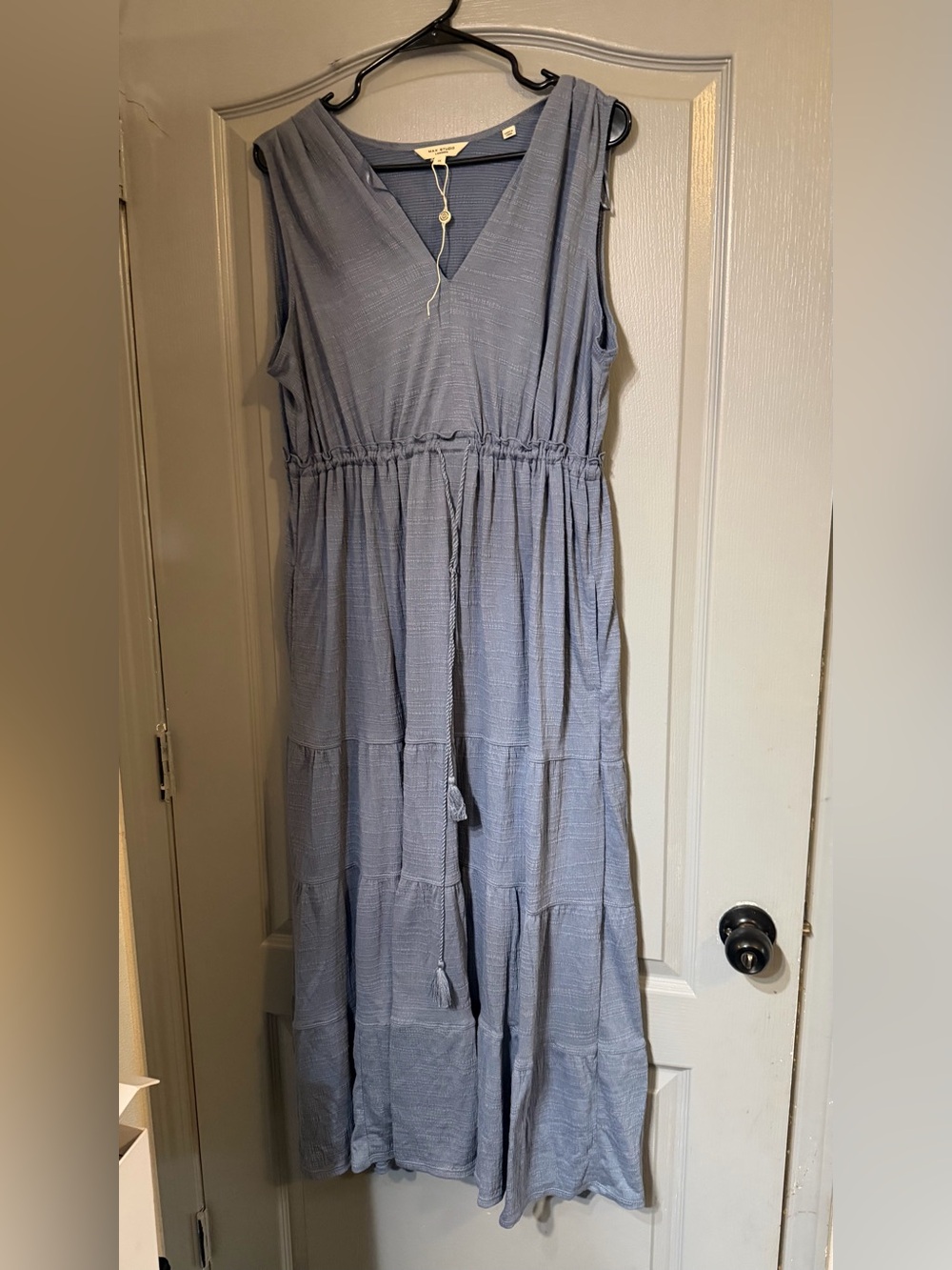 Max Studio Light Blue Tiered V-Neck Sleeveless Maxi Dress